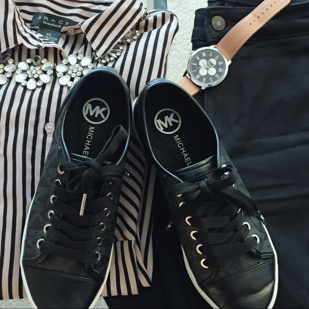 Chic Black authentic MK SNEAKER ✨SALE‼️